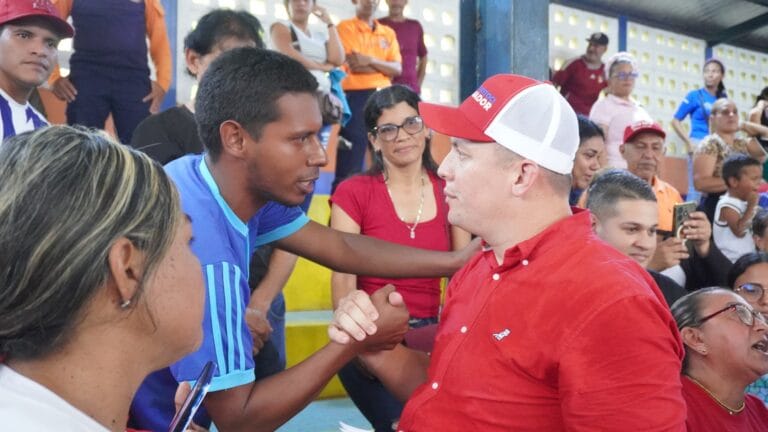 Pueblo de Urachiche recibe a Leonardo Intoci con efusivas muestras de amor y compromiso 
