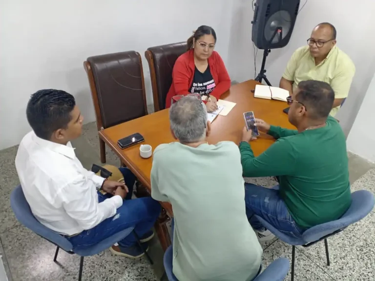 Entregan premio municipal