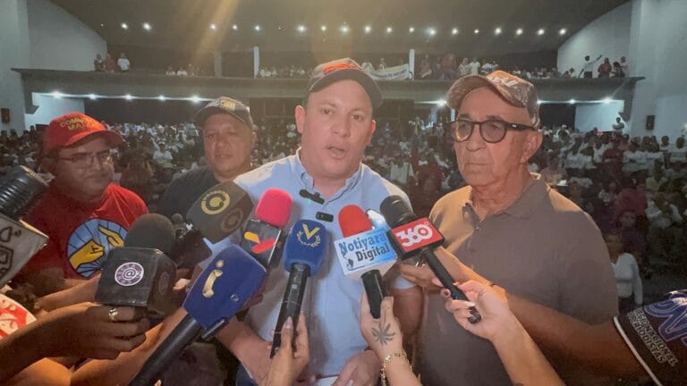 Gobierno bolivariano entrega financiamiento a proyectos del pueblo