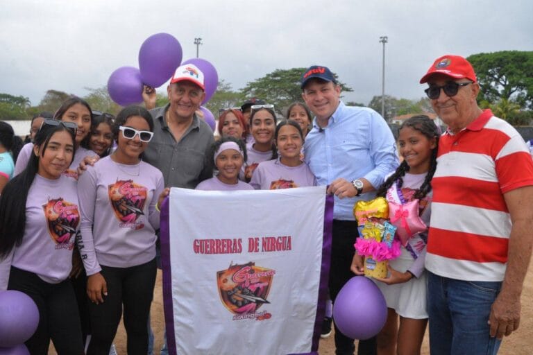 Domingo de trabajo y de kickingball en el Municipio Bruzual..!!!