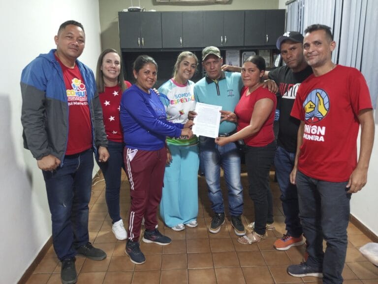 Comunas formalizan el financiamiento de proyectos aprobados por mayor participación durante la I Consulta Popular Nacional 2025