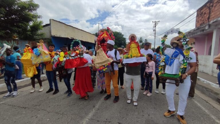 Sanjuaneros yaracuyanos honran a su santo patrón y a día nacional del tambor