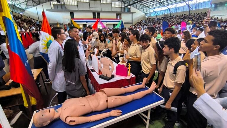 Inauguran Expo Feria de Oportunidades de Estudio 2025