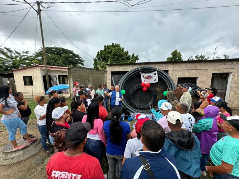 COMUNA SIMÓN RODRÍGUEZ COMPRÓ MATERIALES PARA EJECUTAR PROYECTO DE AGUA