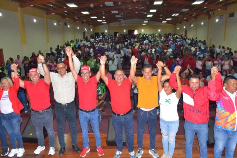 JURAMENTADO EL COMANDO DE CAMPAÑA VEN25+ EN COCOROTE RUMBO A LAS ELECCIONES MUNICIPALES