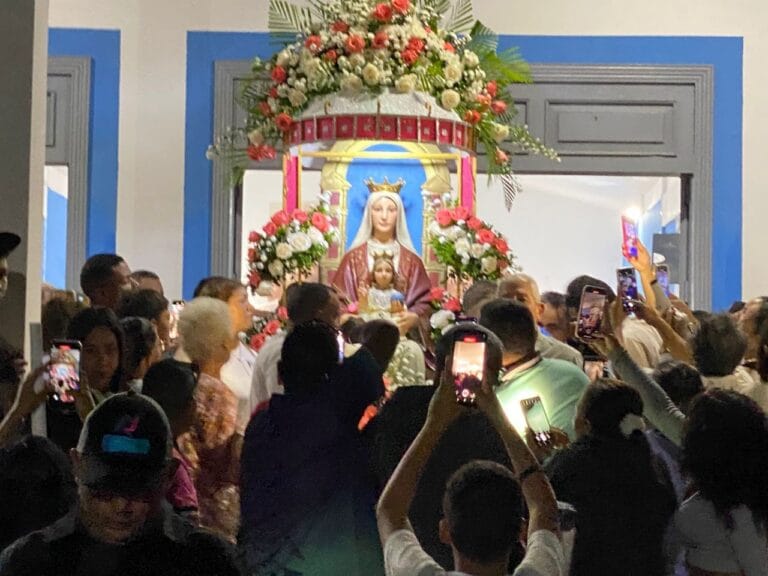 MISA Y PROCESIÓN EN HONOR A LA VIRGEN DE COROMOTO EN MARIN