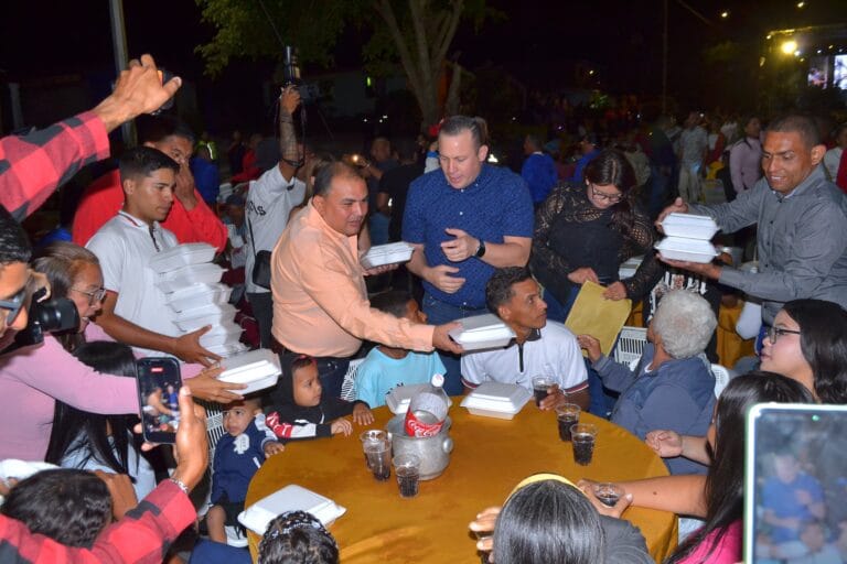 YARACUY CELEBRÓ LA CENA NAVIDEÑA MÁS GRANDE DEL PLANETA: 7 MIL PLATOS SERVIDOS EN COCOROTE