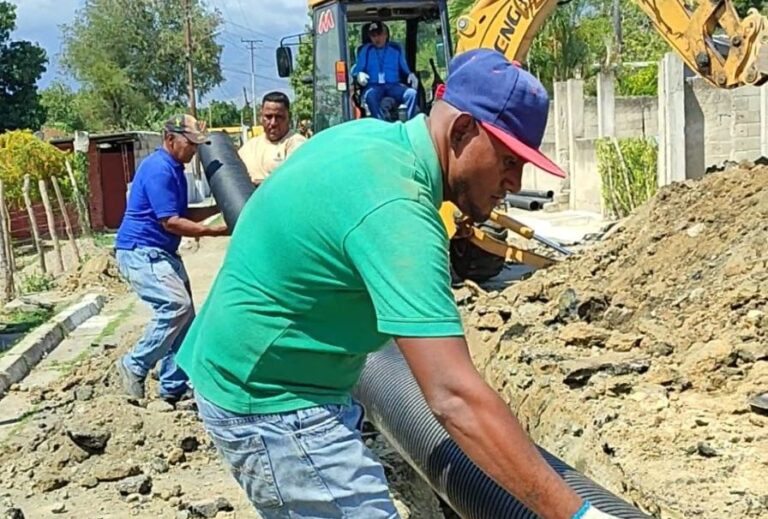 Gobierno Bolivariano rehabilita colectores de aguas servidas en Cocorote y La Trinidad