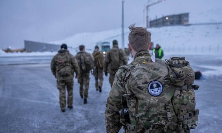 Dinamarca envía esta semana más tropas militares a Groenlandia
