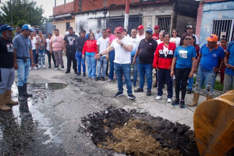 Atienden colapso de aguas servidas en sector 2 de Nuevo Marín de San Felipe