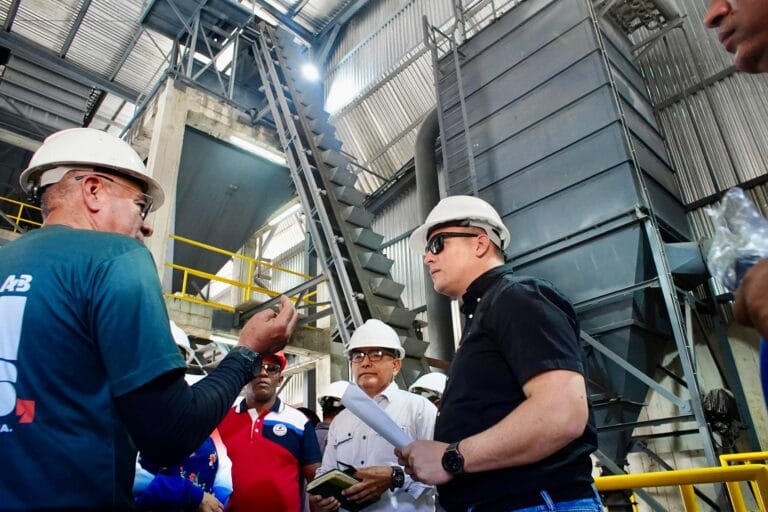 Gobernador inspeccionó avances de la Planta Cementos Yaracuy que se encuentra en fase final 