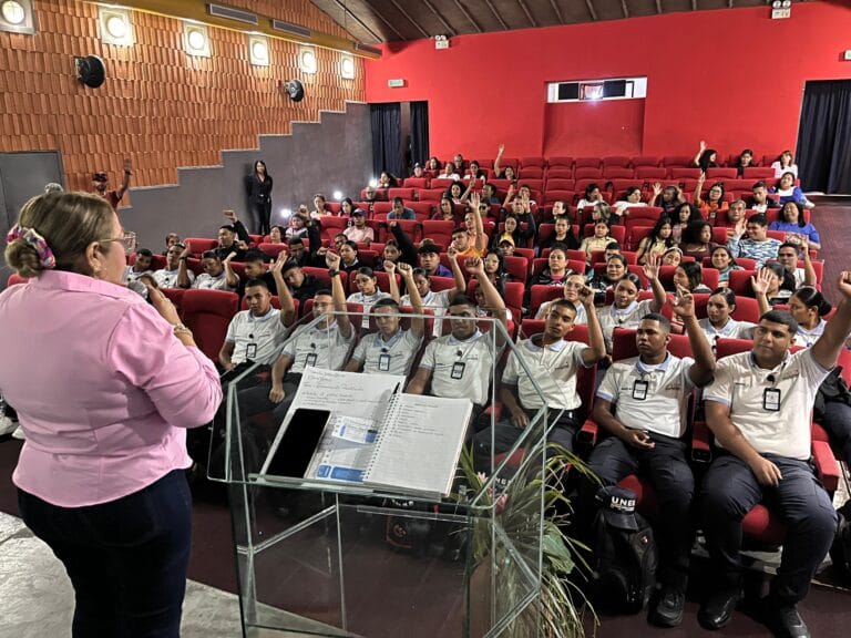 Gobernación brinda herramientas pedagógicas para garantizar salud mental a los jóvenes 