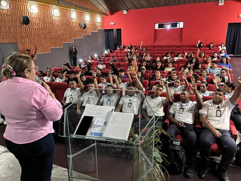 Gobernación brinda herramientas pedagógicas para garantizar salud mental a los jóvenes 
