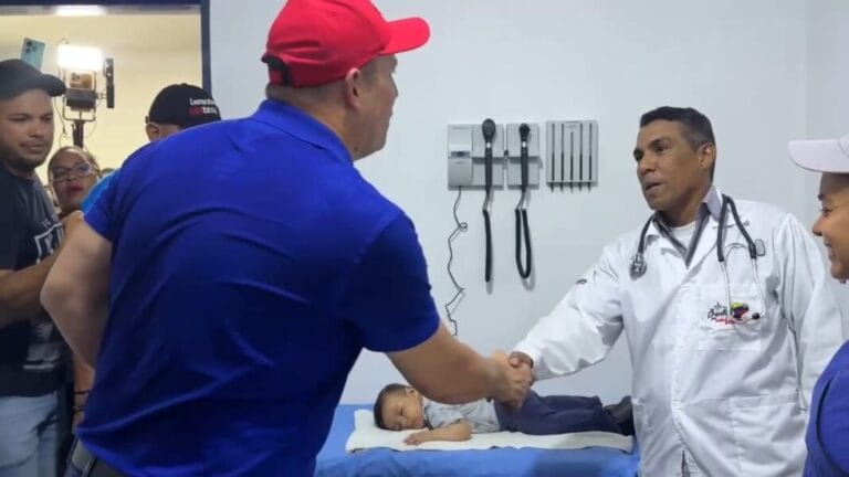 Gobernador Leonardo Intoci: FELIZ DIA DEL PEDIATRA
