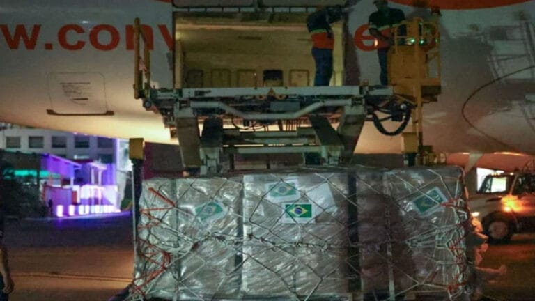Venezuela recibe 30 toneladas de insumos médicos desde Brasil para fortalecer atención a pacientes renales