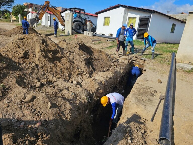 560 familias son atendidas con optimización del sistema de saneamiento en Yaracuy