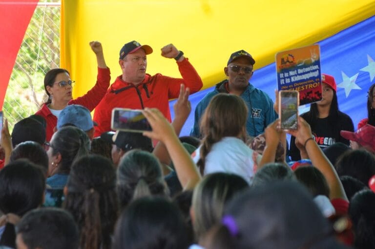 Gobernador anuncia proyectos de servicios públicos para Manuel Monge y San Felipe