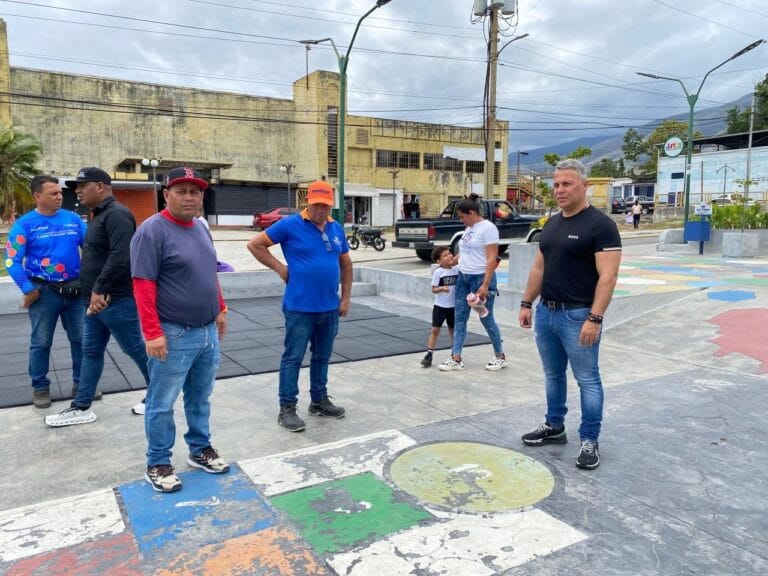 Tras corregir una filtración se iniciaron trabajos para rehabilitar el Bulevar Esteban “Planchón” Garrido