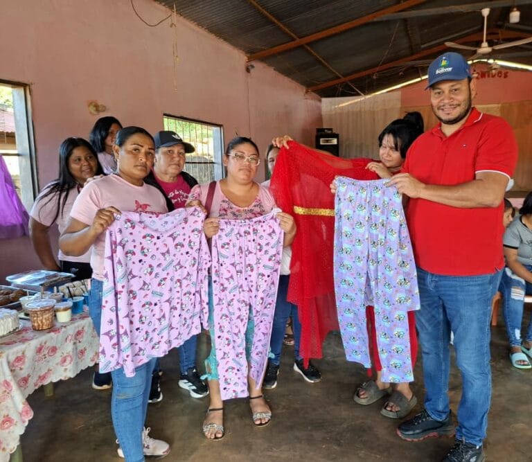 Realizan Mini Expoferia Comunal de Mujeres Emprendedoras en El Callao estado Bolivar
