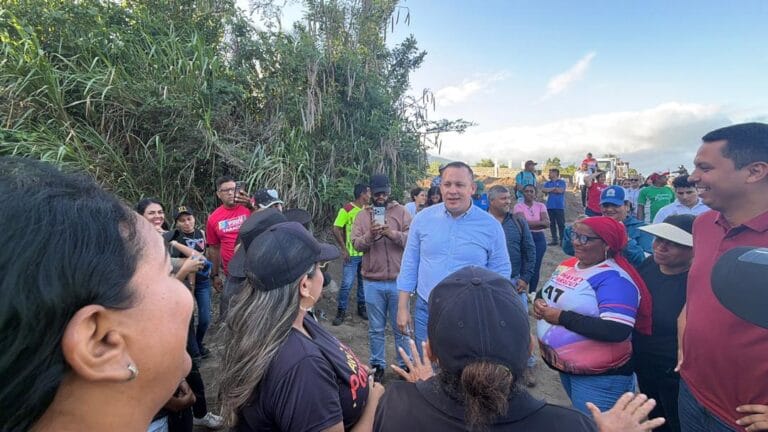 Gobernador de Yaracuy verificó avances de la construcción de viviendas en Paraíso de Belén