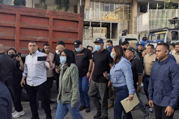 Presidenta (E) supervisa daños causados por sismos en parroquia San Bernardino