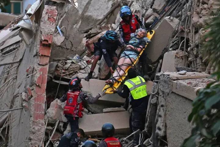 Órganos de seguridad difunden heroicos rescates en zonas afectadas por sismos