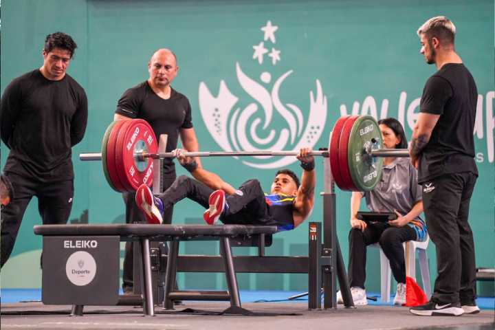 Equipo de Paratletas nacionales obtienen trece medallas y dedican sus triunfos a Venezuela