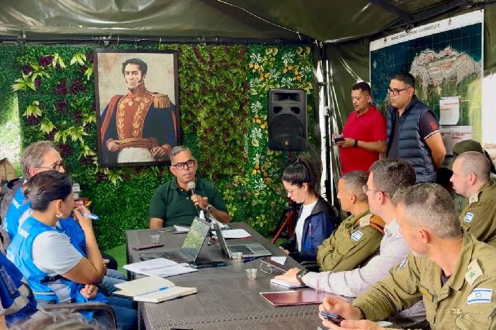 Ejecutivo nacional y expertos internacionales evalúan plan para rehabilitar La Guaira