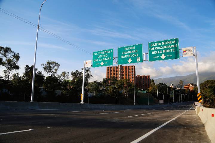 Restablecen tránsito en autopista Valle-Coche tras culminar trabajos de reparación
