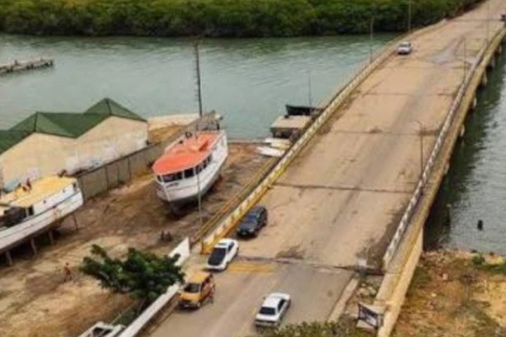 Restringen paso de carga pesada en puente de Punta Brava tras evaluaciones técnicas