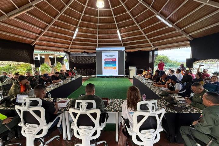 Autoridades evalúan avances del Plan Venezuela Renace en el estado La Guaira
