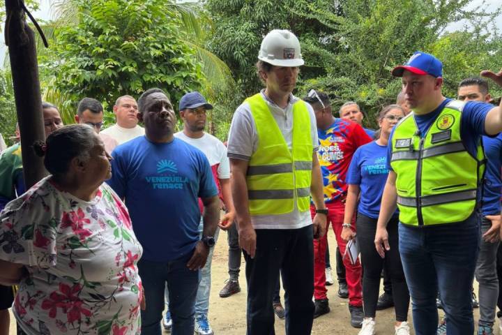 Comisión de ingenieros estudia viviendas afectadas por sismos en Yaracuy