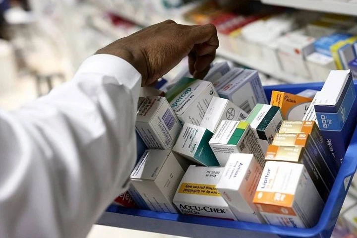 Gobierno nacional evalúa cadena de suministros farmacéuticos en Caracas y La Guaira