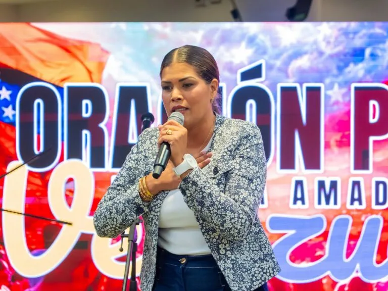 Pueblo del estado Bolívar se unió en oración por Venezuela ‎