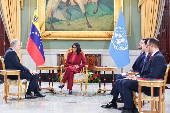 Gobierno venezolano se reúne con coordinador residente de Naciones Unidas en Miraflores