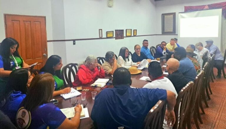 Evalúan propuesta de proyecto de ley «Condecoración Orden al Mérito Alejandro Vargas» en Bolívar