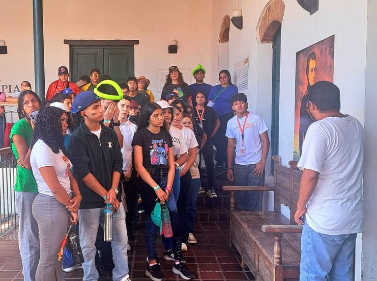 Más de 120 estudiantes  disfrutan del recorrido “Turisteando en Ciudad Bolívar”