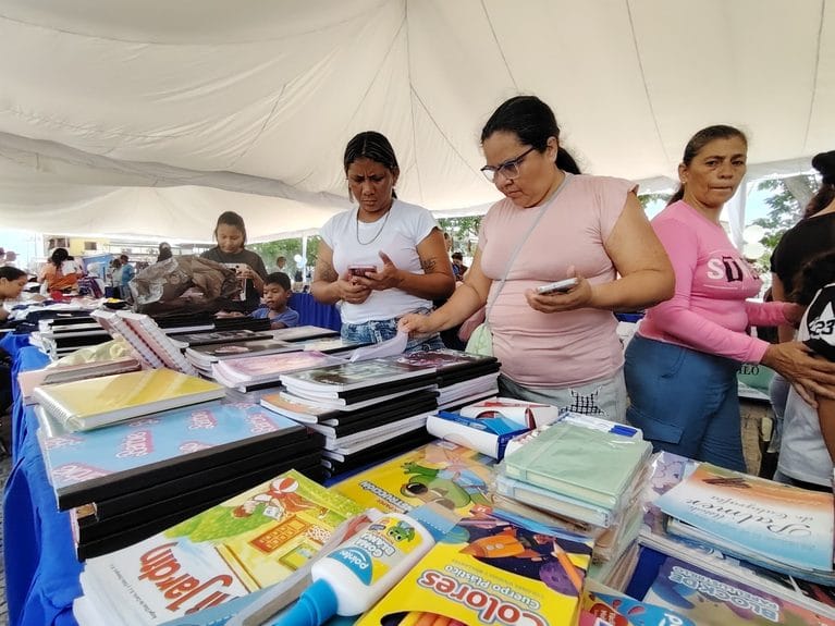 Exitoso despliegue de la Expoferia Plan Escolar 2026-2027 garantiza útiles a precios accesibles en el Bruzual 