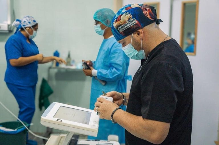 Gobernadora Yulisbeth García activa plan quirúrgico cardiovascular en Hospital de Guaiparo