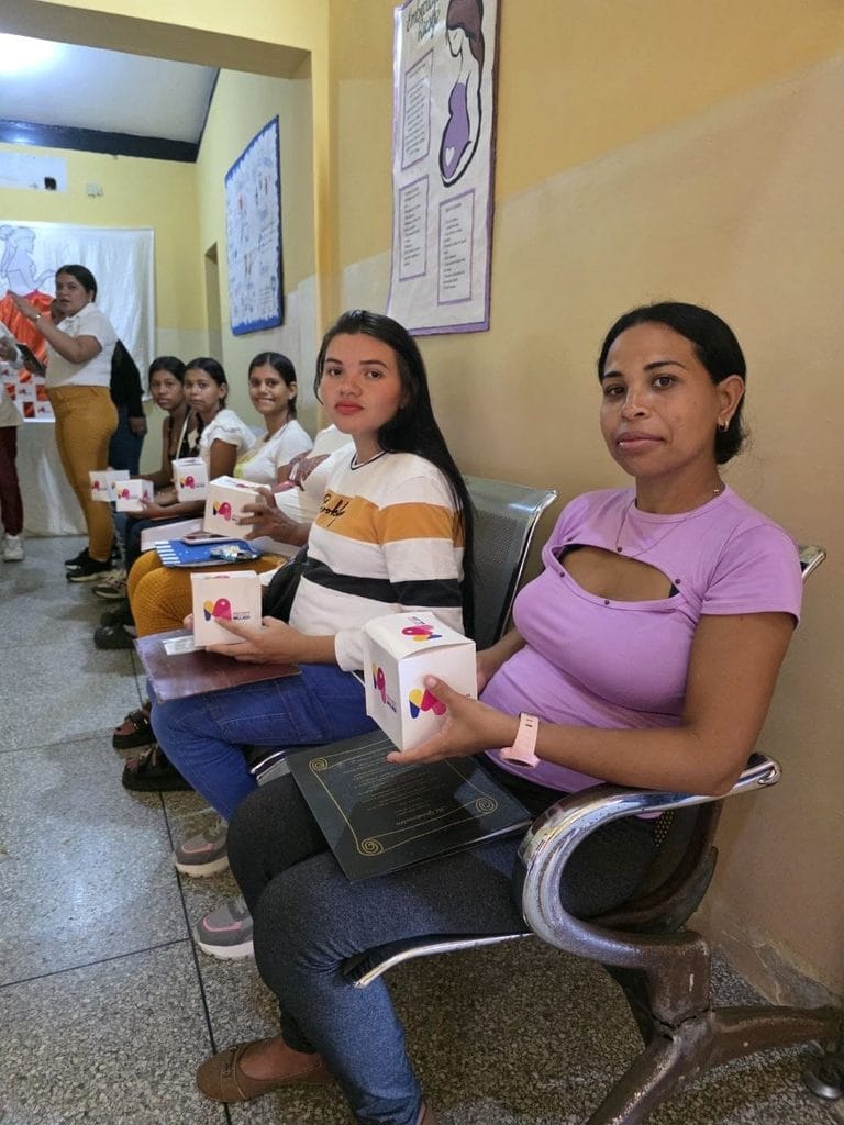 Gobernación de Yaracuy atiende a 50 embarazadas con jornada de salud y entrega de kits vitamínicos