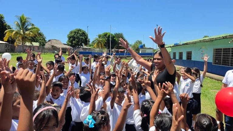 Gobernadora Yulisbeth García inspeccionó avances de mejoras en el CPT2 Canaima