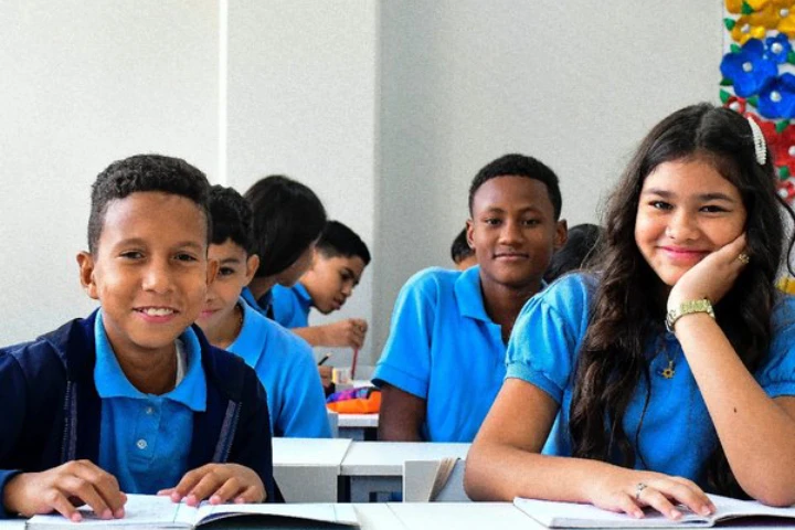 Avanza con éxito la distribución de materiales para inicio del año escolar 2026-2027