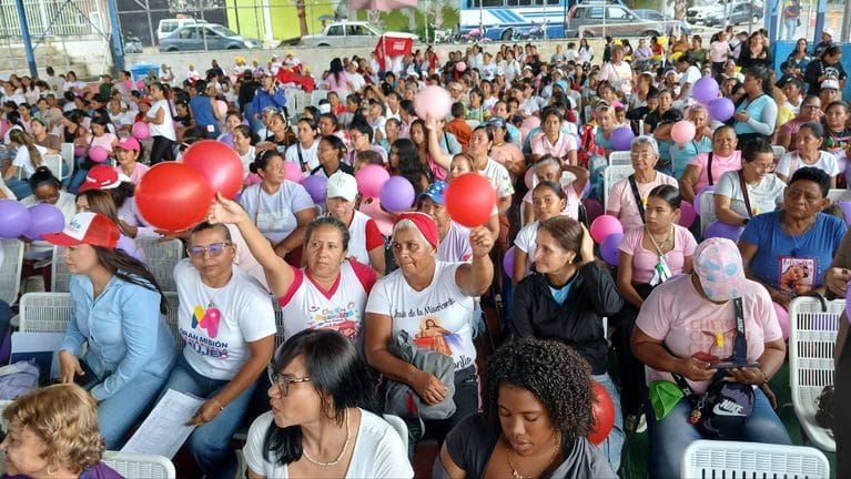 Mujeres del PSUV se movilizan en Yaracuy para fortalecer el poder popular y respaldar el liderazgo de la presidenta Delcy Rodríguez 