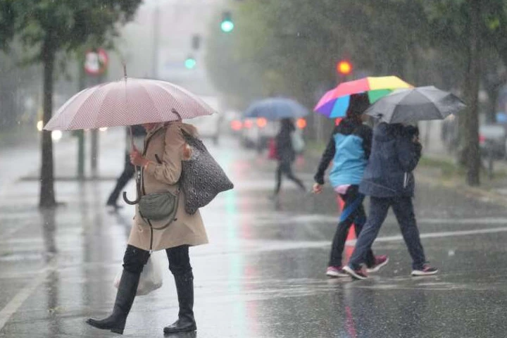 Prevalecen lluvias en gran parte del país por llegada de onda tropical N.º 46 este sábado