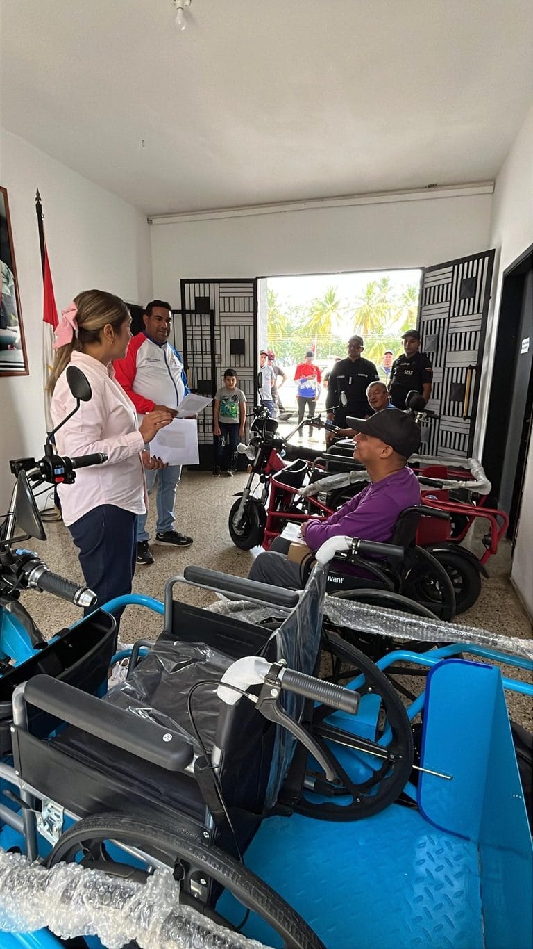 Gobernación de Yaracuy entrega trimotos adaptadas a paratletas del municipio Bolívar