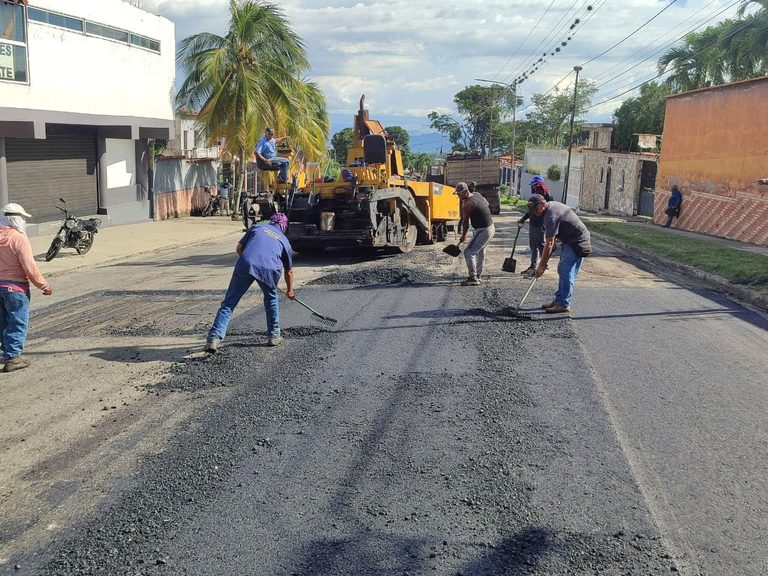 Ejecutan plan de rehabilitación integral de la avenida Alberto Ravell