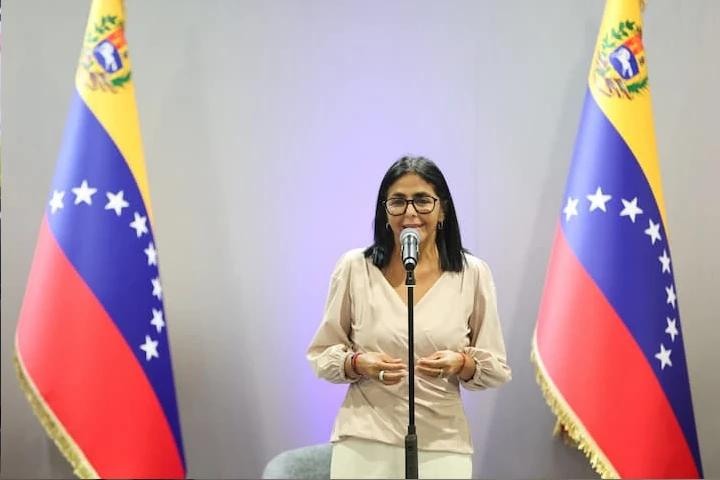 La presidenta Delcy Rodríguez concreta acuerdo con SpaceX VZ y autoriza la operación formal de Starlink en Venezuela